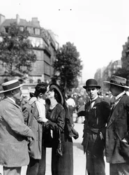 The last kisses at the Gare de Lyon, Paris, before leaving for the war, 10-20 August 1914